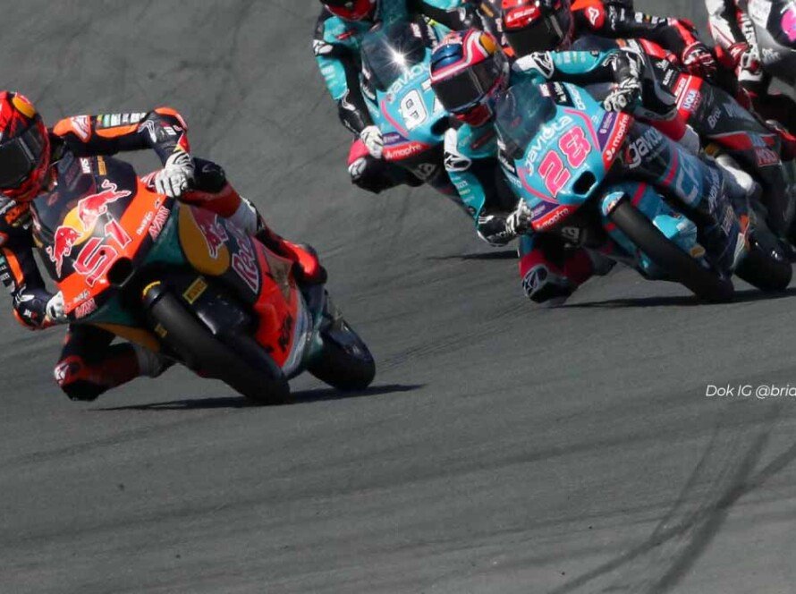 Rookie Moto3 Bersinar! Brian Uriarte 0,6 Detik Lebih Cepat dari Veda Ega
