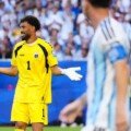 Vozinha Jadi Buruan Klub Brasil Usai Tampil Gemilang dan Dipuji Messi