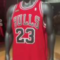Pecahkan Rekor! Jersey Last Dance Michael Jordan Terjual Rp220 Miliar
