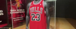Pecahkan Rekor! Jersey Last Dance Michael Jordan Terjual Rp220 Miliar