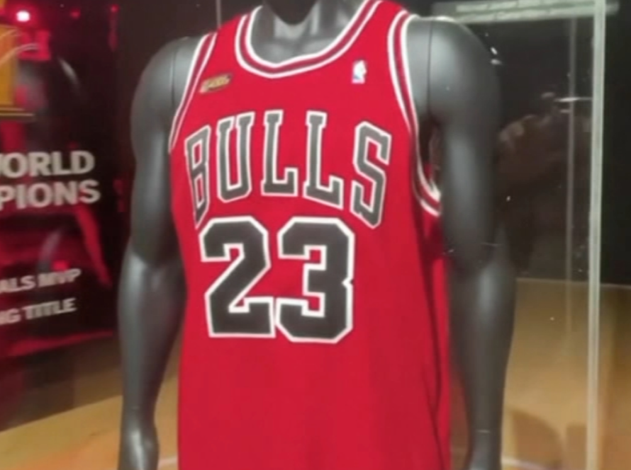Pecahkan Rekor! Jersey Last Dance Michael Jordan Terjual Rp220 Miliar